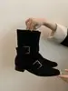 Design de Nicho Estilo Coreano Retrô Salto Grosso Botas de Cano Curto Botas Femininas 2026 Novo Estilo Versão Coreana Botas de Cano Médio Bico Quadrado Pequeno Botas Western