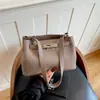 Shuai Mijia 2026 Otoño Nuevo Bolso de Hombro Único Moda Textura Simple Bolso de Mano para Dama Bolso Cruzado para Viaje
