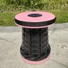 Banquinho Dobrável Portátil para Viagem ao Ar Livre para Fazer Fila, Acampamento, Pesca, Apoio para os Pés, Banquinho de Plástico Elástico, Oferta Especial