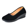 Zapatos de Tela Old Beijing para Mujer, Tacón de Cuña, Talla Grande, Para Mujeres de Mediana Edad y Mayores, Zapatos de Baile con Correa Única, Zapatos de Trabajo para Hotel, Zapatos de Tela Negros de Etiqueta