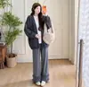 Ropa de Maternidad Otoño Invierno Nuevo Conjunto de Tres Piezas de Punto de Lunares Estilo Coreano Cárdigan de Manga de Felpa Pantalones de Pierna Ancha de Encaje Conjunto para Cubrir el Vientre