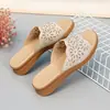 Pantuflas para Mujeres de Mediana Edad, Pantuflas de Verano para Mamá, Sandalias Planas Cómodas Antideslizantes de Suela Suave a la Moda para Mujeres