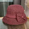 Chapéu de pescador de meia-idade e idoso feminino outono e inverno quente temperamento xadrez britânico chapéu de lã casual all-match chapéu balde para mãe