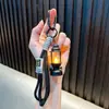 Llavero de Lámpara de Viento Mini Retro Llavero de Luz de Vela Electrónica Luz Ambiental Decorativa Colgante Pequeño para Bolsa de Regalo