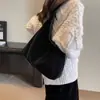 Bolso de Hombro de Gran Capacidad Otoño e Invierno Nuevo Bolso de Hombro de Gamuza Gamuza Bolso Tote Otoño e Invierno Moderno y Versátil Gama Alta