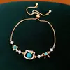 Pulseira Gato Zircônia Banhada a Ouro 14K Vintage Usada Pulseira de Luxo Leve Toque de Alto Padrão Joia de Mão Versátil da Moda