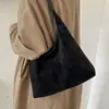 Bolsa de veludo de grande capacidade transfronteiriça para mulheres, nova bolsa versátil de ombro e axila 2026, bolsa de mão tote vintage para o dia a dia