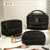 Bolso Cosmético Nuevo de Cuero Brillante para Chaqueta de Plumas, Ligero, Suave, Amigable con la Piel, Bolso Impermeable para Guardar Cosméticos, Bolso de Mano Portátil para Mujer