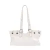 Bolso de hombro versátil de moda estilo europeo y americano transfronterizo para mujer, principios de otoño 2026, bolso de hombro personalizado retro de gran capacidad con tachuelas