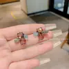 Brincos Pequenos de Flor de Cristal com Zircônia Exquisitamente Desenhados para Mulheres, Temperamento Delicado e Doce, Brincos Versáteis e Modernos de Luxo Leve para Mulheres