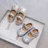 Sapatos de Couro Plissado Elegantes para Crianças 2026 Nova Coleção Primavera e Outono Estilo Coreano Sapatos de Princesa com Solado Macio para Meninas Mocassins Baixos