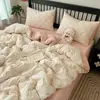Conjunto de cuatro piezas de algodón fresco y lindo con estampado de dibujos animados, estilo INS de algodón puro, adorable y suave, adecuado para todas las estaciones, juego de tres piezas para dormitorio