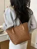 Bolso cubo tejido con patrón transfronterizo para mujer, gran capacidad, bolso de alta gama para el día a día, nuevo bolso de hombro de moda 2026 para madre e hija
