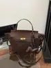 Bolso Retro de Alta Gama para Mujer Nuevo Estilo Otoño e Invierno 2026 Bolso de Hombro Versátil con Estilo Bolso Cruzado de Moda para Viajes