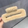 Maillard quadrado Clipe de Pelúcia feminino 2023 novo grande e fofo grampo de cabelo peludo outono e inverno cabeça traseira tubarão clipe