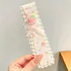 Lindas pegatinas de flequillo de dibujos animados para otoño e invierno, diademas de punto florales versátiles de estilo coreano con cierres de velcro, que exudan un ambiente sofisticado y elegante