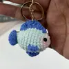 Llavero de Ballena Pequeña Tejida a Crochet de Lana Lindo Dibujo Animado Creativo Hecho a Mano Colgante para Bolso de Pareja Accesorios para Teléfono Móvil