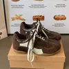 2026 Aumento Interno Sapatilhas de Balé Treinamento Alemão Feminino Outono 2026 Novo Estilo Mesclado Cadarço Casual Sapatos Esportivos Feminino