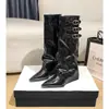 Botas altas de punta estilo coreano para mujer que aumentan la altura, nuevo modelo de invierno con hebilla de cinturón, botas de equitación de tacón de cuña, botas de pantalón adelgazantes y versátiles