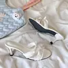 Sandálias de Salto Alto Slip-On com Acabamento em Renda para Mulheres, Novo Estilo Francês de Verão 2026, Adequadas para Usar com Vestidos, Sandálias Doces de Salto Fino