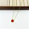 Novo Colar de Aço Inoxidável Flor de Cinco Pétalas Flor de Ameixa Concha Imitação Flor Trevo de Quatro Folhas Corrente para Clavícula Fashionável Versátil Tendência