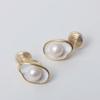 Pendientes de Perla Minimalistas de Nicho Estilo Lujo Ligero con un Toque Vintage, Sensación de Alta Gama, Pendientes de Clip de Oreja de Diseño Modernos y Versátiles para Mujer
