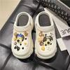 Zapatos de agujero de estilo nuevo con sensación de fondo grueso para mujer, calzado de verano antideslizante, sandalias cubiertas para los dedos de playa explosivas 2024 para mujer