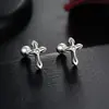 Pendientes de botón simples de cruz con circonita cúbica para hombre, nicho, lujo ligero, sensación de alta gama, joyería para orejas, personalidad de mujer, moda, versátiles para el trabajo