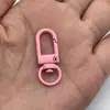 Fivela de Camarão em Liga de Zinco com Pintura Colorida Assada Fivela Pequena de Porta de 3 Pontos Fivela para Pendurar Bonecas Acessórios para Joias DIY Chaveiros Em Estoque