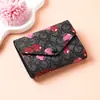 Bolso Cuadrado Pequeño con Estampado de Cerezas para Mujer, Bolso Nuevo de Estilo Niche de Moda para Damas, Billetera Portatarjetas Monedero con 70% de descuento