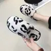 Chinelos de pelúcia de algodão de inverno, estampa de leopardo estilo coreano, modernos e elegantes, vestuário caseiro da moda, quentes e antiderrapantes, chinelos de veludo de algodão femininos