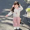 Conjunto de sudadera para niña, colección primavera/otoño, nuevo estilo 2026, atuendo de primavera moderno y a la moda para niñas pequeñas, conjunto casual de dos piezas
