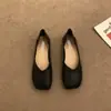 Primeiro Encontro Jidoudou Sapatos Femininos 2026 Primavera/Outono Novos Mocassins Slip-ons Sapatos Preguiçosos Sapatos de Vovó Fundo Plano Wanwan