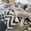 Conjunto de cama simples de algodão puro de quatro peças, lençol de algodão estilo fresco novo, capa de edredom, protetor de colchão, conjunto de três peças para dormitório