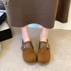 Sapatos femininos estilo Birkenstock, totalmente fechados, na cor verde, feitos de couro genuíno, com sola macia para conforto, design fácil de calçar, mocassins casuais