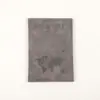 Portapasaporte de imitación de cuero multi-color personalizado portapasaportes de cuero grueso con mapa en relieve cubierta de protección de identificación