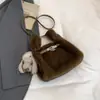 Bolso peludo nuevo muy elegante, bolso tipo chaleco estilo japonés y coreano, bolso de mano de moda simple casual, bolso cruzado de felpa de nicho