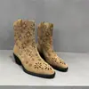 Primavera 2026 Novo Estilo Europeu e Americano Retrô Vazado Cravejado Botas Curtas de Montaria Couro Macio Salto Alto Slip-On Botas Western