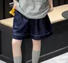 Conjunto de Verão para Meninas 2026 Novo Estiloso Menina Tendência Cool Shorts Jeans Conjunto de Duas Peças Estiloso Manga Curta Tendência