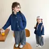 Camisa chaqueta de mezclilla para niña estilo coreano, nueva moda primavera y otoño 2026, top infantil para niñas pequeñas, ropa infantil elegante