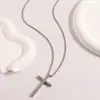 Colar Cruzado Europeu e Americano de Aço Titânio para Mulheres, Corrente de Osso de Cobra de Aço Inoxidável de Luxo Leve de Nicho, Banhado a Ouro 18K, Joia que Não Desbota