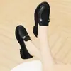 Zapatos de Cuero Suave con Suela Gruesa para Mujer 2026 Primavera y Otoño Nuevos Mocasines de Estilo Británico para Mujer Tacón Medio Tacón Grueso Versátiles Zapatos Pequeños de Cuero para Mujer