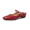 Mules de Couro Confortáveis Tamanho Grande 40-42 com Aumento de Altura Oculto, Chinelos Slip-On de Couro Genuíno de Salto Médio e Bico Redondo para Mulheres