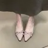 Sapatos de Salto Alto Elegantes Chuyuji com Bico Fino, Couro Envernizado e Salto Anabela, Novo Design Vazado Primavera/Verão