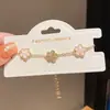 Pulseira Flor de Zircônia Estilo Francês, Luxo Leve, Sensação de Alto Padrão, Pulseira Versátil, Moderna e Elegante, Design de Nicho, Joias para Atacado