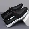 Sapatos de Tecido Old Beijing para Homens, Sapatos de Malha Respirável Vazados para o Verão, Sapatos Pai com Solado Macio para Pessoas de Meia-Idade e Idosos, Sapatos de Malha para Calçar Facilmente, Confortáveis