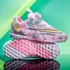 Novos Sapatos de Futebol Respiráveis de Verão com Fivela Giratória para Crianças, Sapatos de Futebol de Treino sem Cadarço para Meninos e Meninas