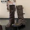 Botas Martin de couro genuíno de cano médio para mulheres, novo estilo outono e inverno 2026, estilo britânico, com aumento interno de altura, salto grosso, cano plissado, botas de equitação