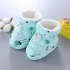 Sapatos de Bebê Outono e Inverno Veludo Espesso Quente Solado Macio 0-3-6-12 Meses Sapatos e Meias de Bebê Sapatos de Algodão Sapatos para Crianças Pequenas 1 Ano