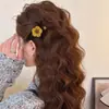 Presilha de Cabelo de Alto Padrão Coreana para Mulheres Presilha de Lã Estilo Retrô Outono Inverno Presilha para Franja Presilha Fofa de Coração Acessórios de Cabelo Adorno de Cabeça
